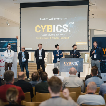 Cybics Bühne